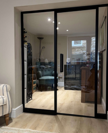 Example of a glass partition in a room #5